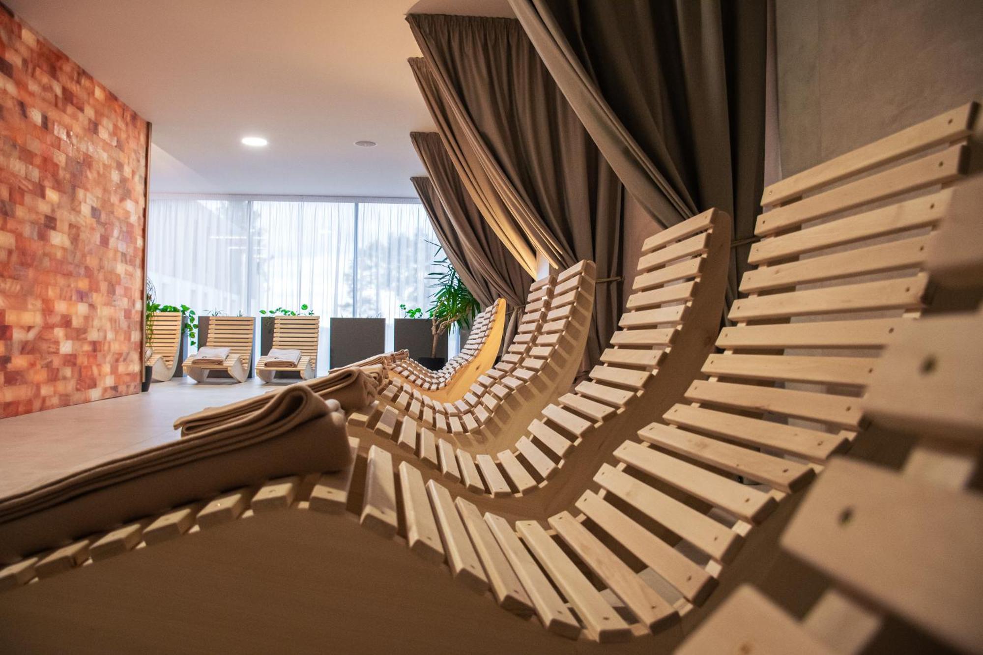 Rm Hotel Wellness & Congress Прьевидза Экстерьер фото