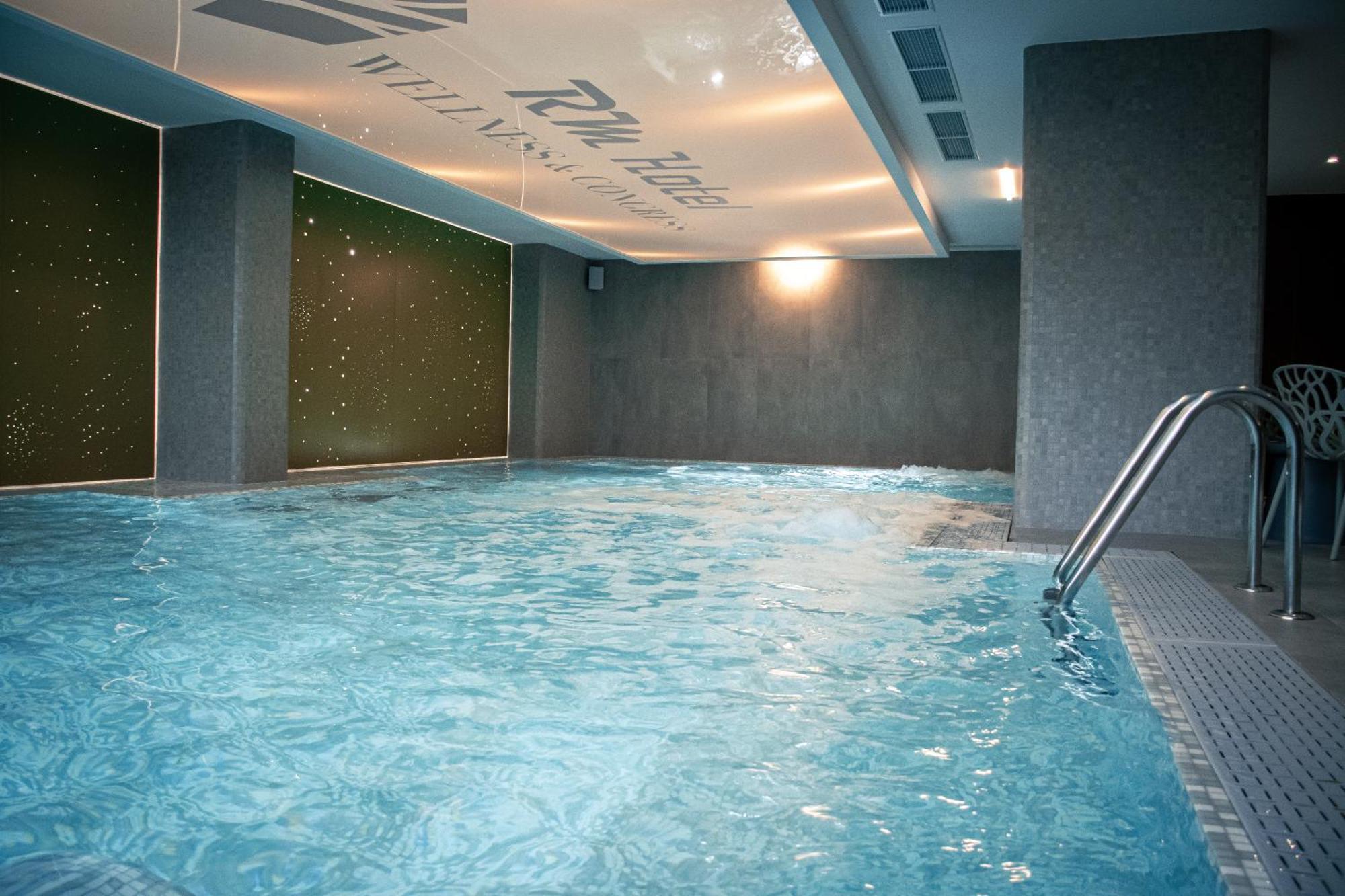 Rm Hotel Wellness & Congress Прьевидза Экстерьер фото