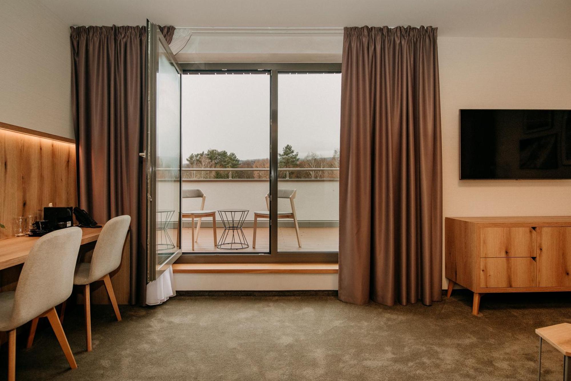 Rm Hotel Wellness & Congress Прьевидза Экстерьер фото
